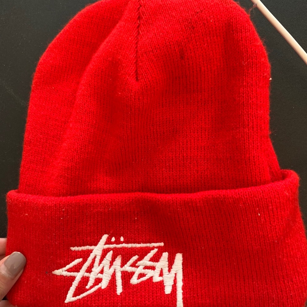 Study red beanie